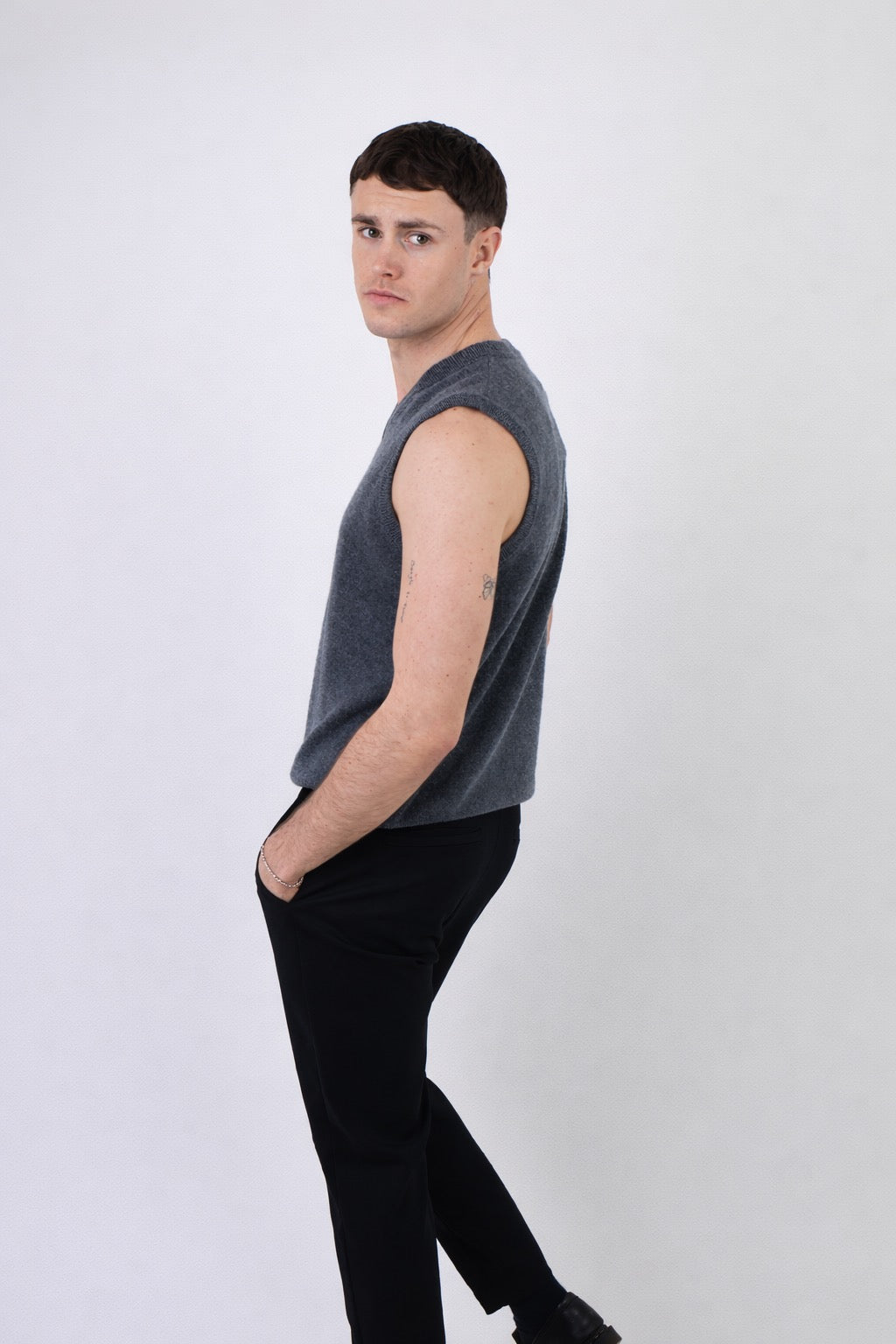Torino | Men's Sleeveless V - Neck Vest 100% Cashmere